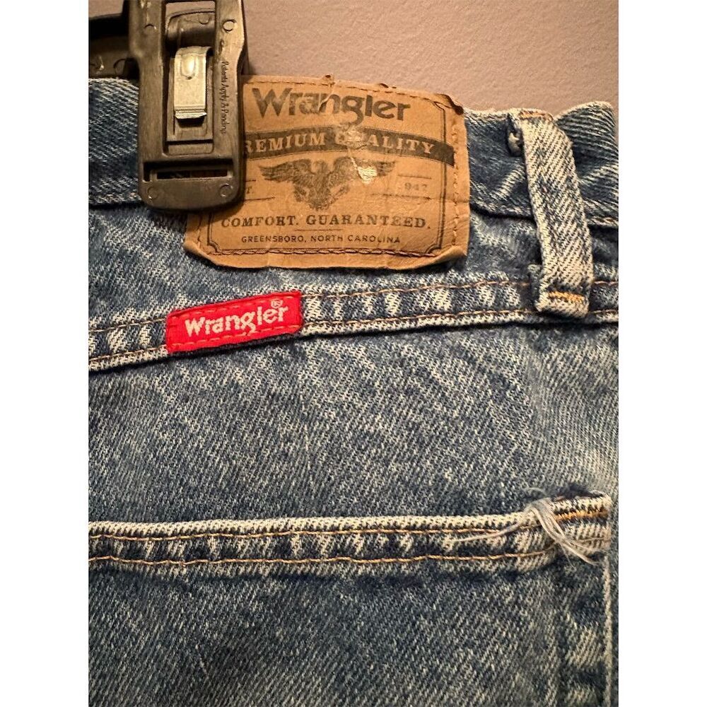 Wrangler Men's Straight Blue Jeans Size 42x30 Denim 5-Pocket Style - Picture 9 of 10